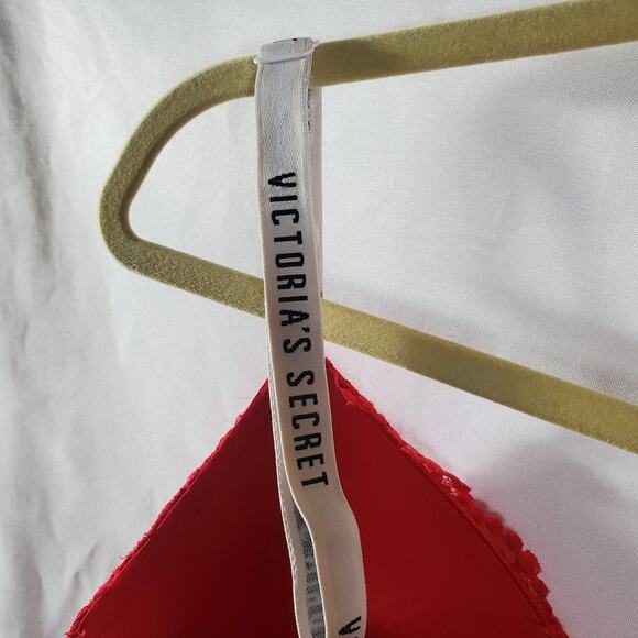Victoria’s Secret Red Lace Wireless Bra 34DD Lightly Lined T-Shirt Style - Picture 6 of 10